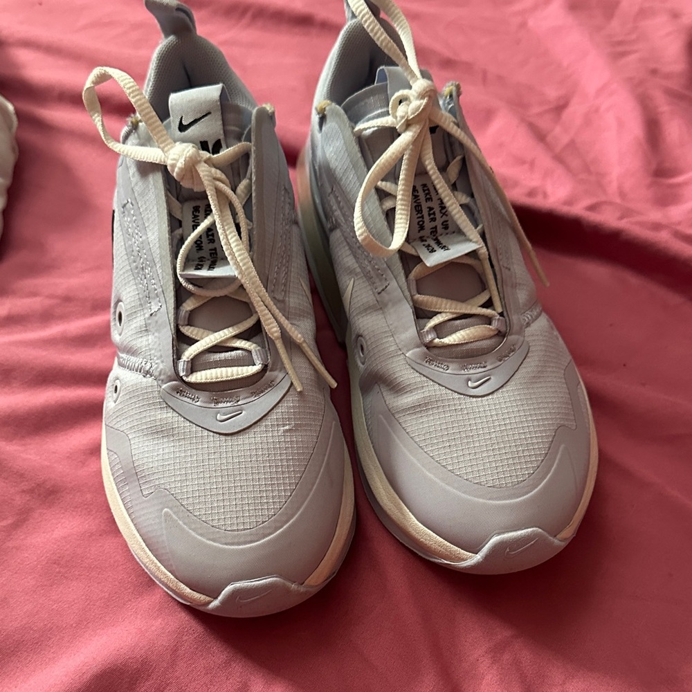 Nike Light Gray Athletic Shoes